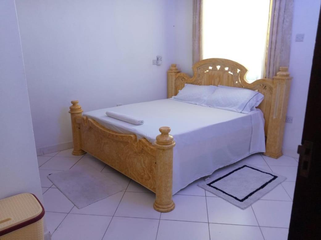 Lux Suites Bamburi Furnished Apartments Esterno foto