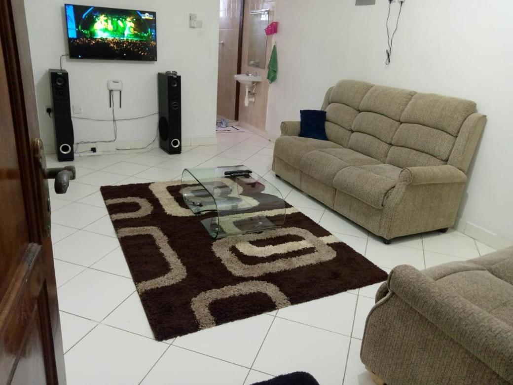 Lux Suites Bamburi Furnished Apartments Esterno foto