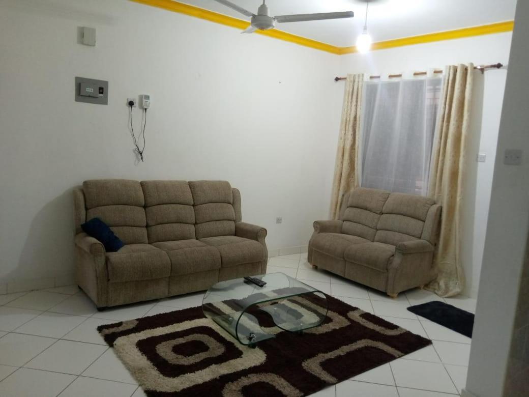 Lux Suites Bamburi Furnished Apartments Esterno foto