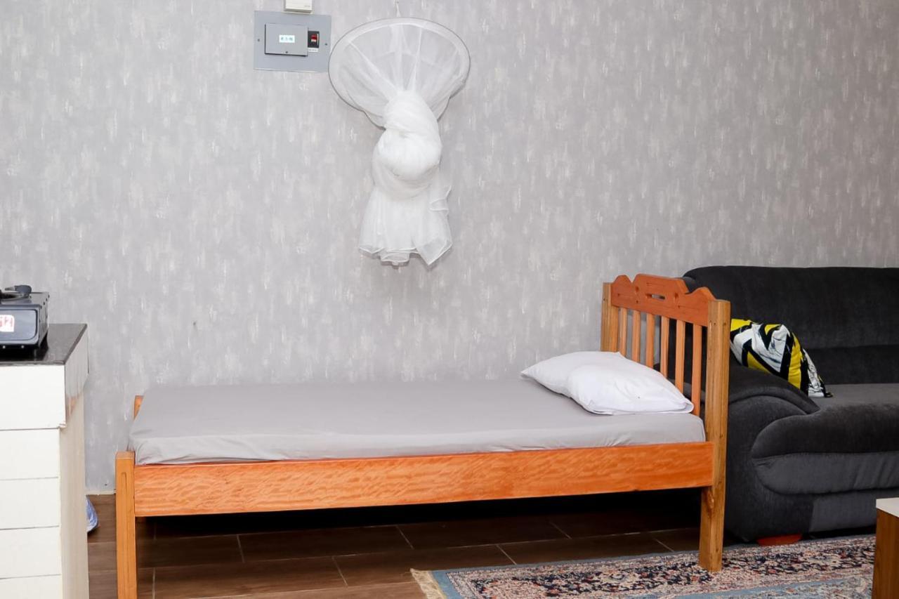 Lux Suites Bamburi Furnished Apartments Esterno foto