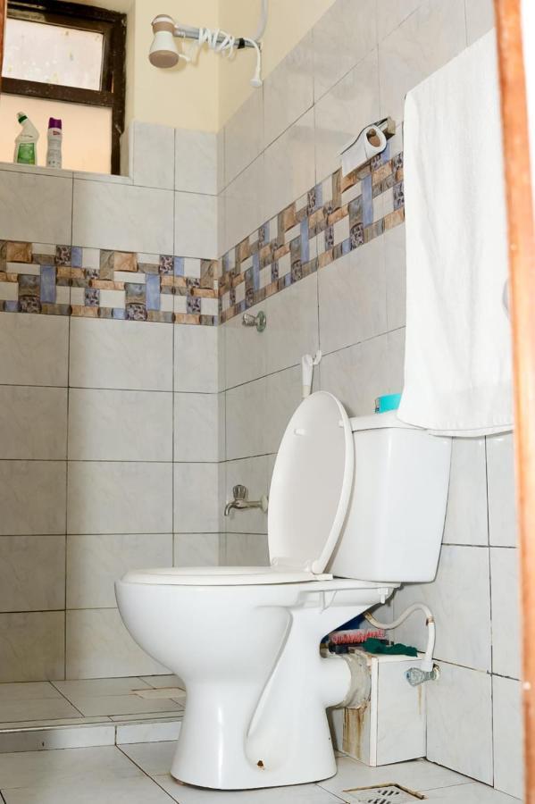 Lux Suites Bamburi Furnished Apartments Esterno foto