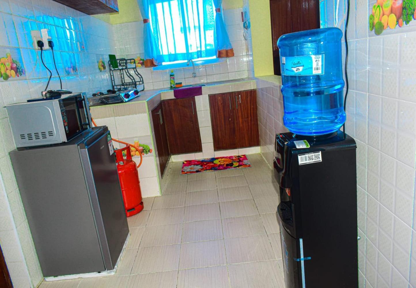 Lux Suites Bamburi Furnished Apartments Esterno foto