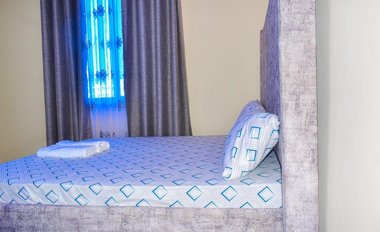 Lux Suites Bamburi Furnished Apartments Esterno foto
