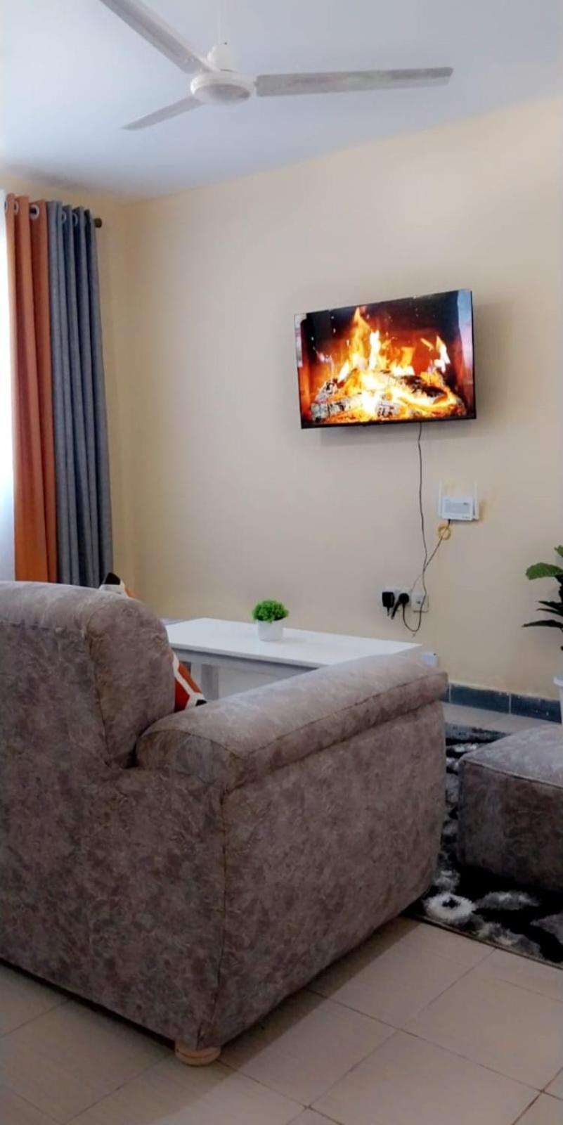 Lux Suites Bamburi Furnished Apartments Esterno foto