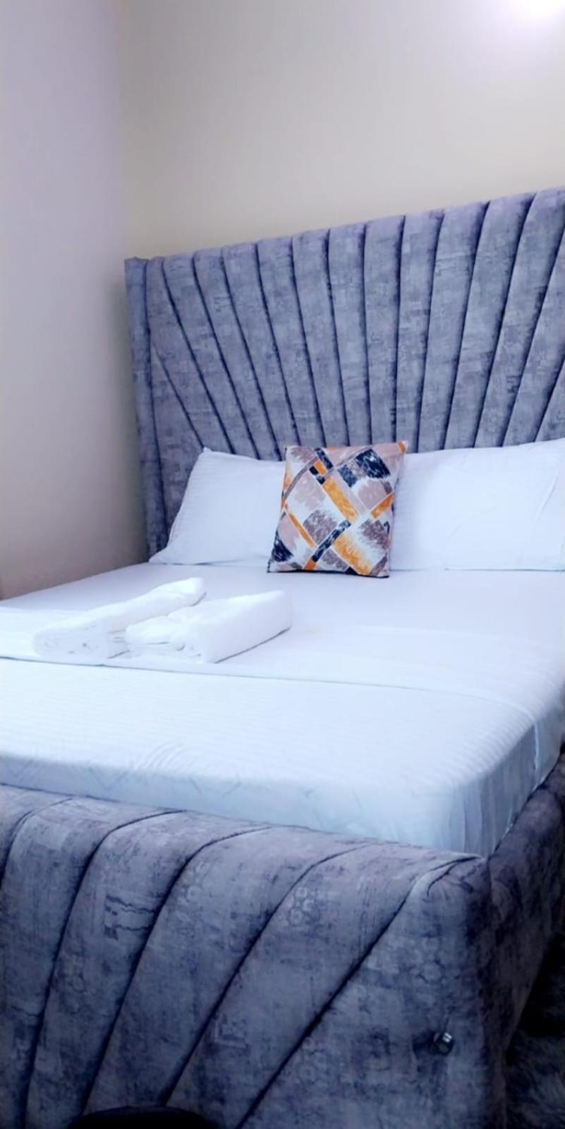 Lux Suites Bamburi Furnished Apartments Esterno foto