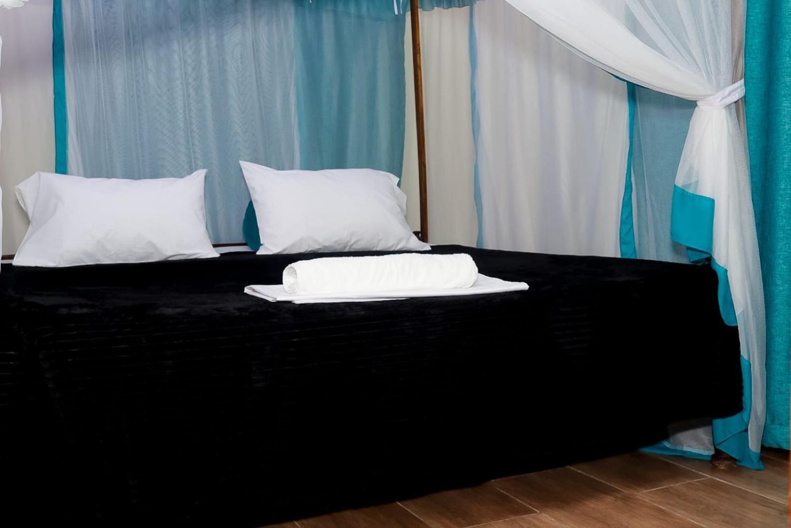 Lux Suites Bamburi Furnished Apartments Esterno foto
